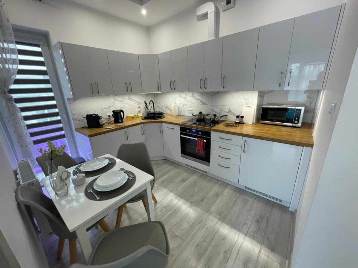 ביילסקו-ביאלה Apartament Nowoczesny Komfortowy Kustronia Z Garazem Balkonem Wanna מראה חיצוני תמונה